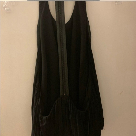 Alice + Olivia T strap top size small - Picture 5 of 7